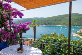 Novo renovirani apartman blizu centra i mora